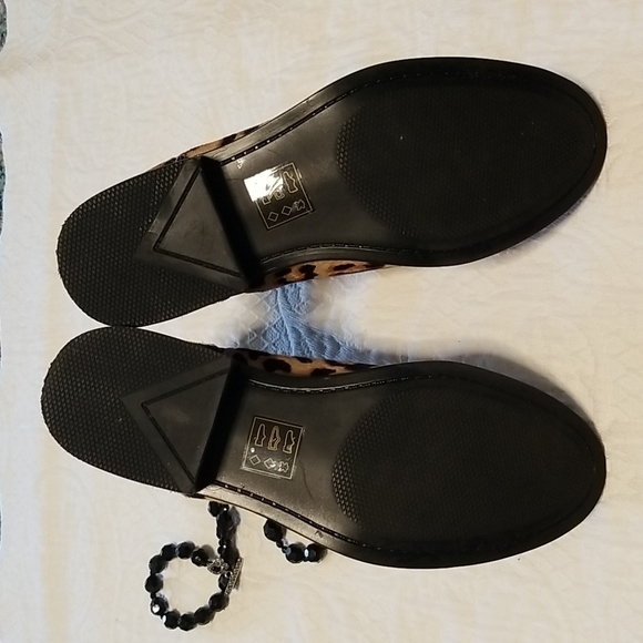 𝅺Aldo leopard ankle boots - Picture 4 of 9